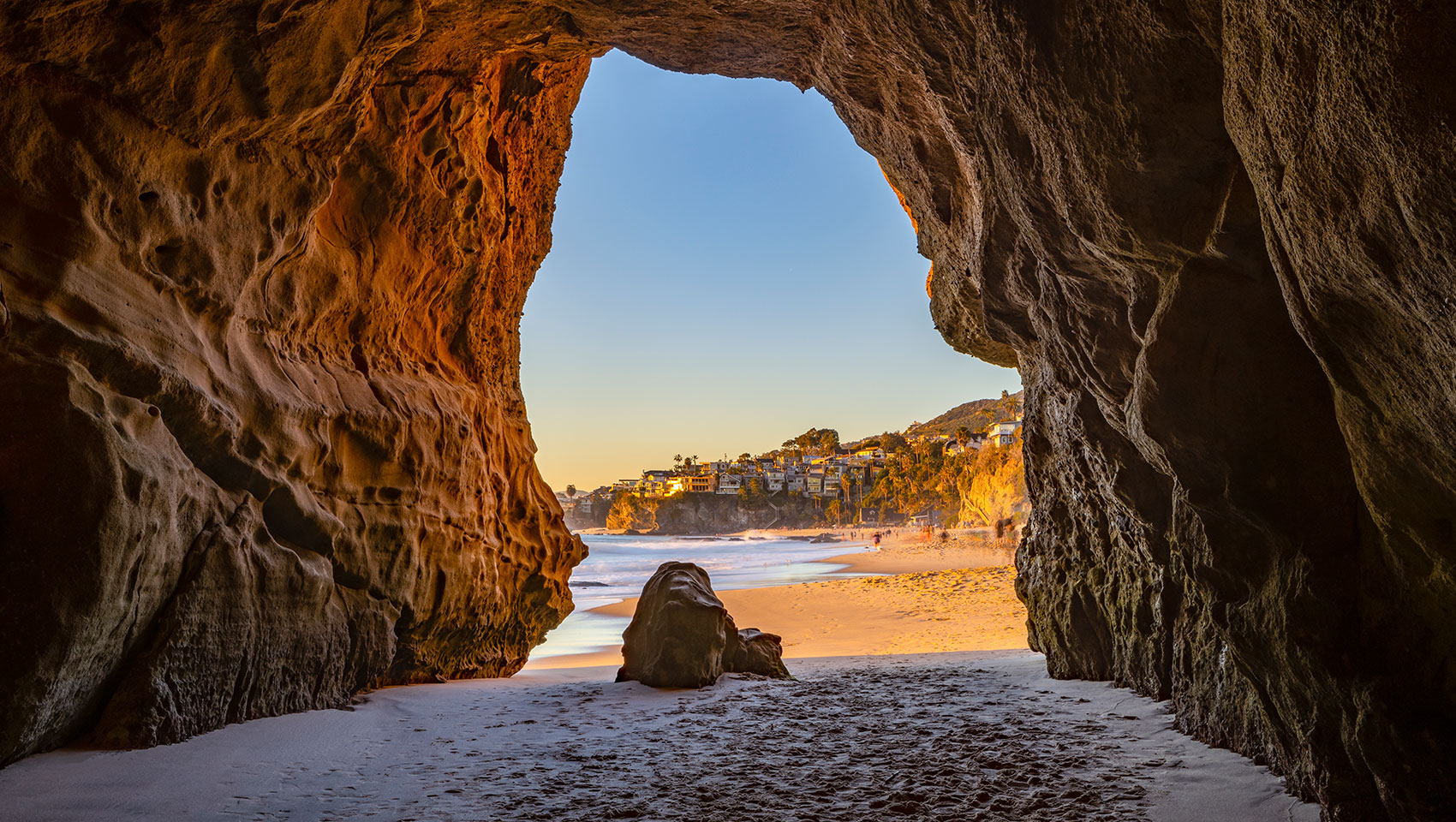 1000 Steps Beach Cave View